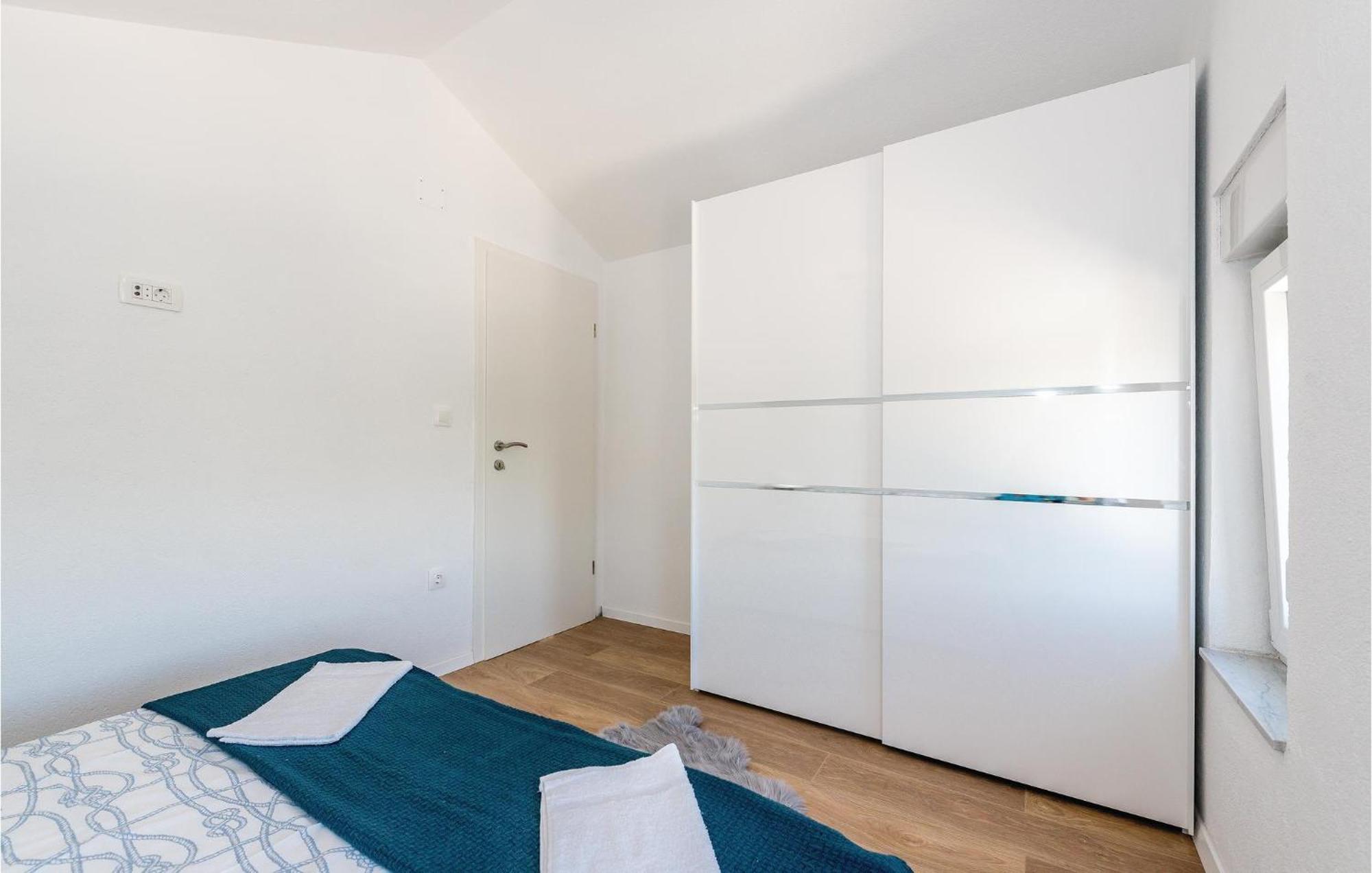 4 Bedroom Beautiful Home In Szybenik Zewnętrze zdjęcie